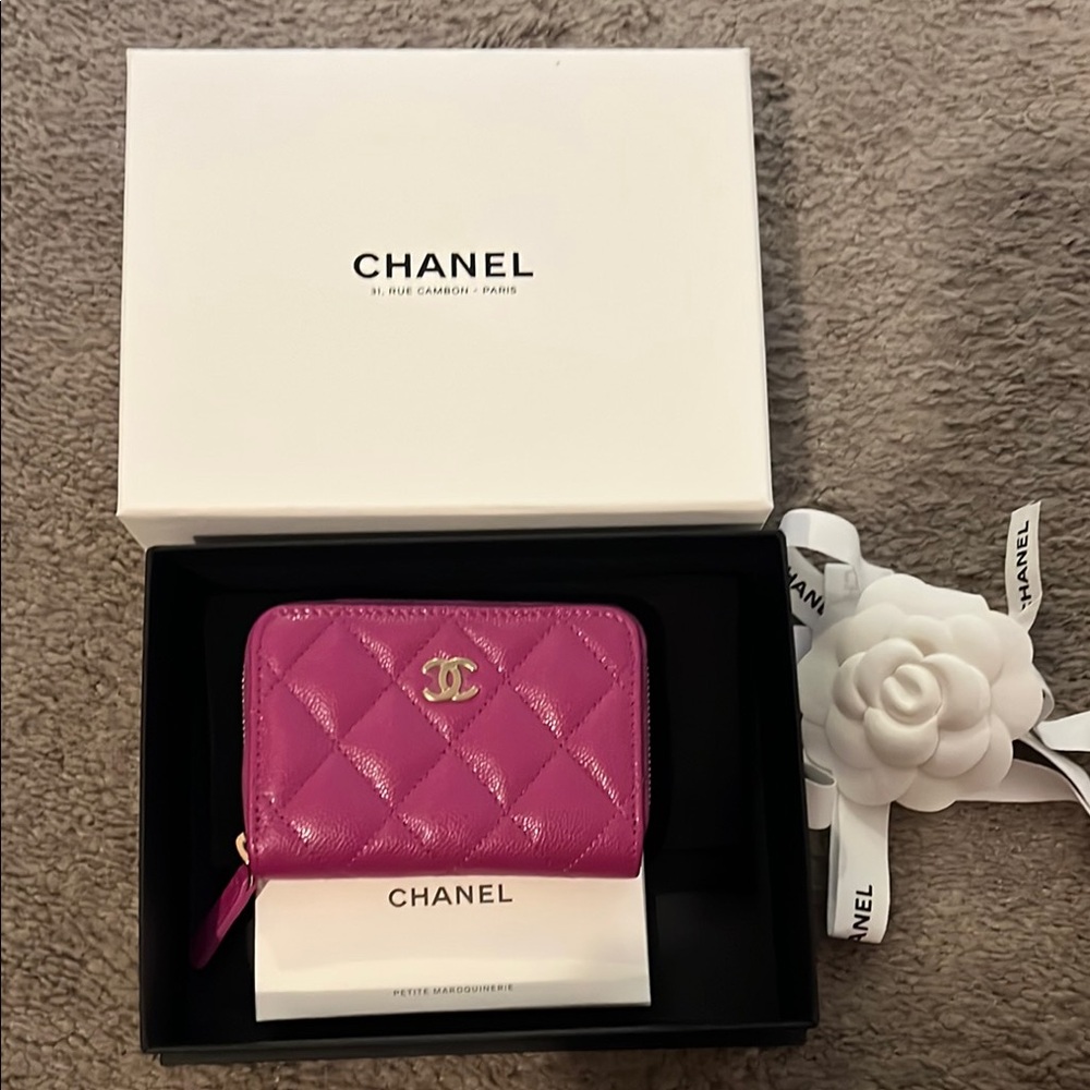 Chanel Magenta Quilted Zip Coin Purse with Iconic Double-C Logo - Picture 3 of 6